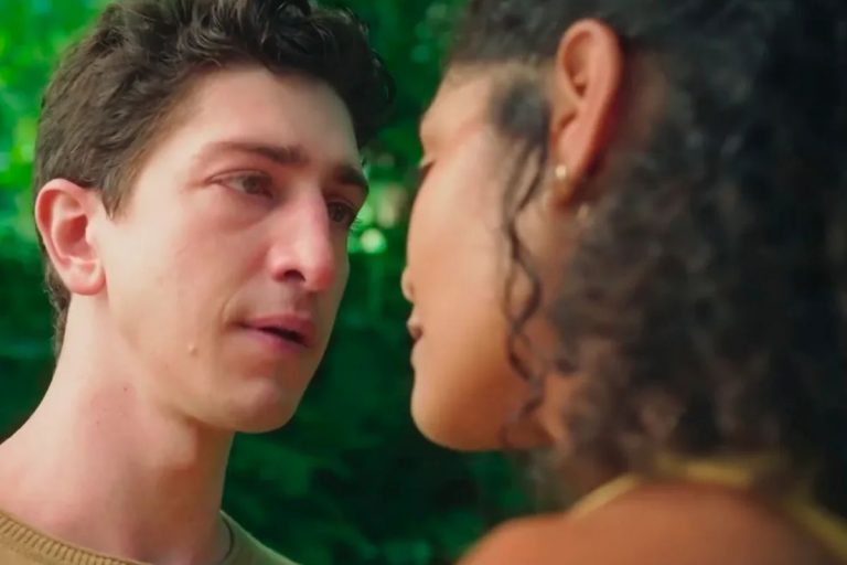 Terra e Paixão Daniel beija Aline e faz promessa de amor para ela