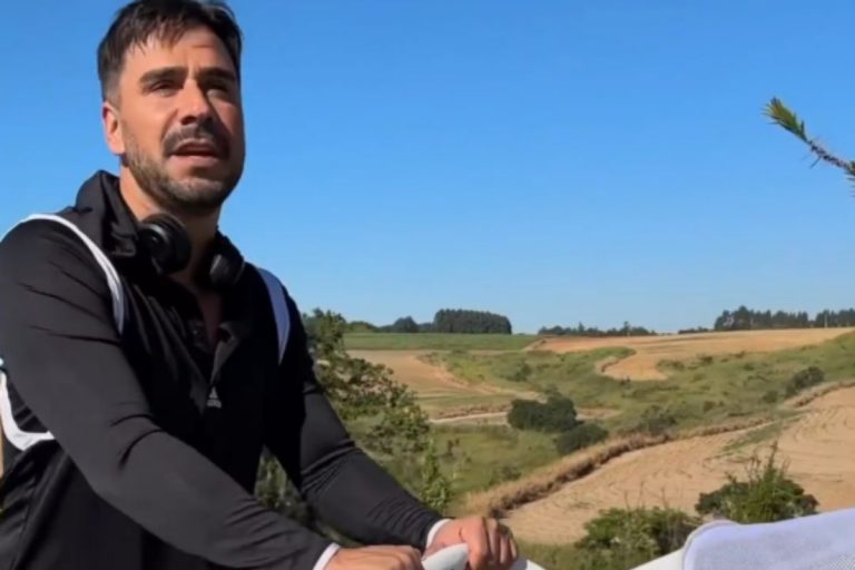 Julio Rocha 'fecha a fábrica' e anuncia casamento em Cancún - OFuxico