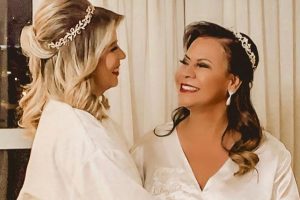 Marília Mendonça com a mãe Dona Ruth