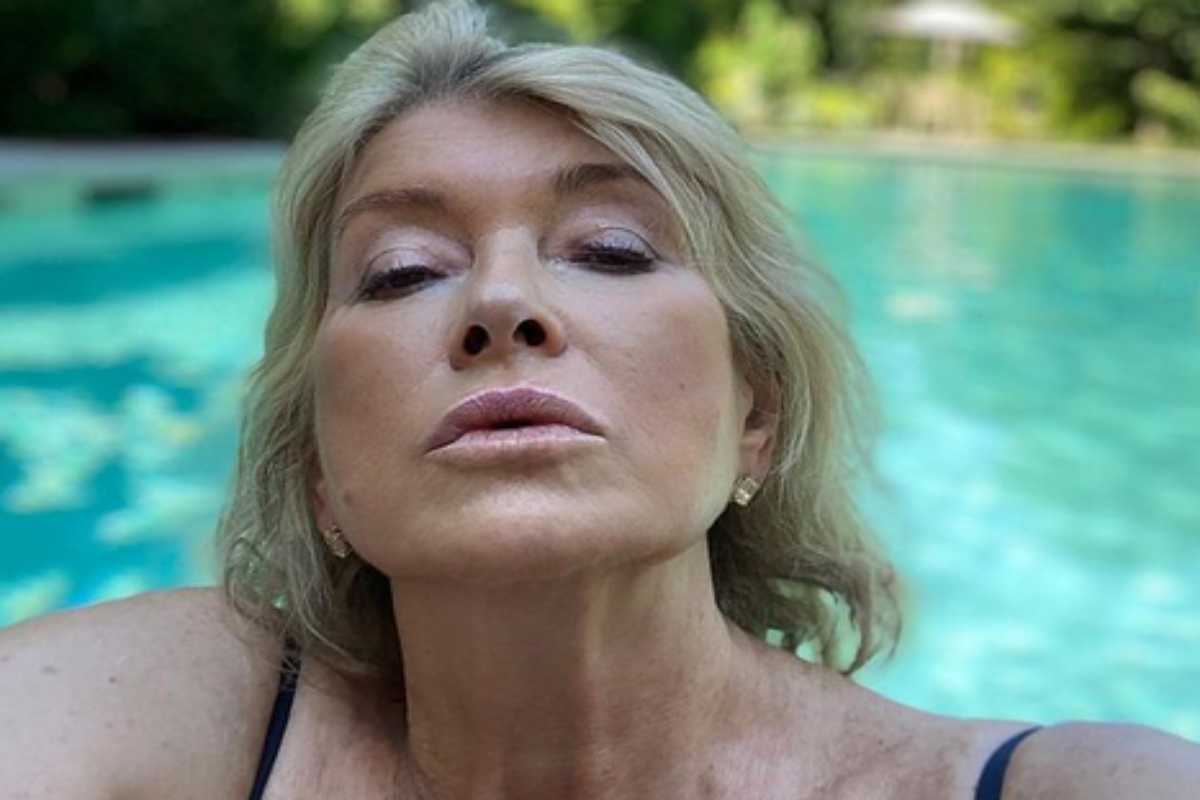 Martha Stewart, selfie na piscina em julho de 2020