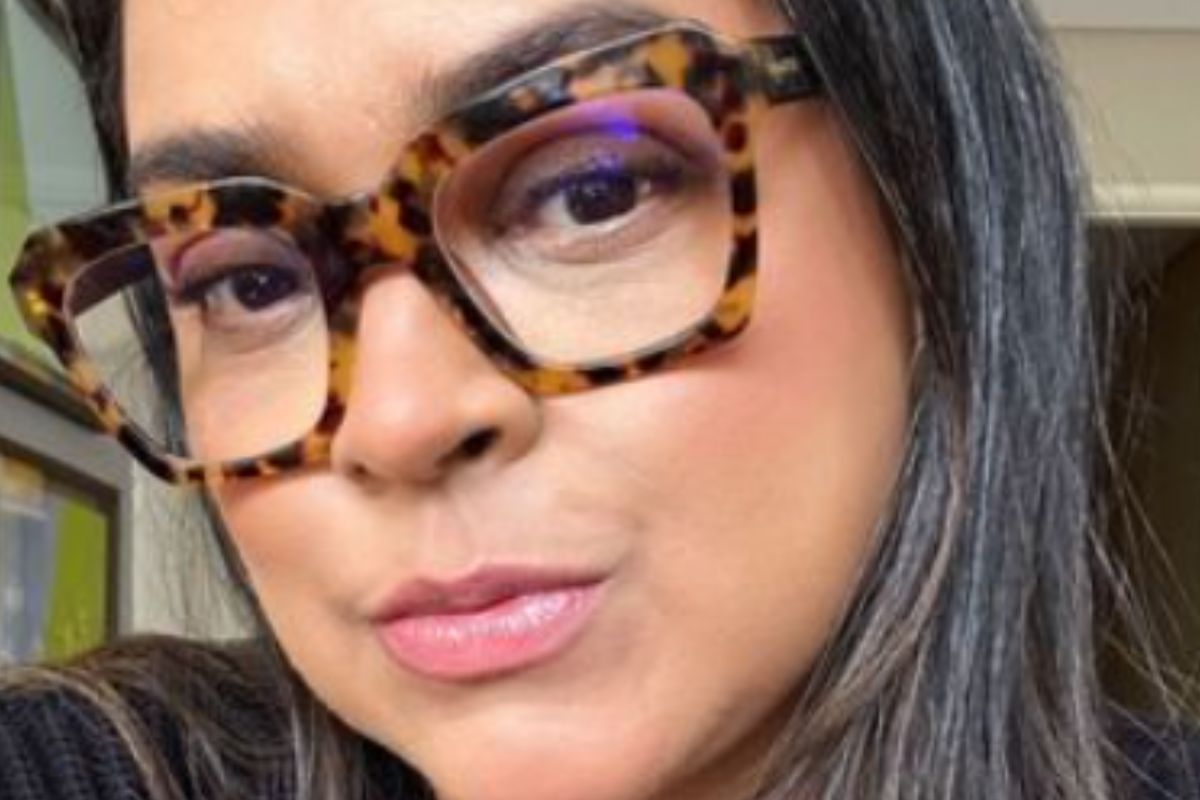 Selfie de Preta Gil, de óculos