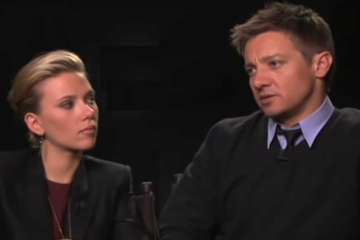 Scarlett Johansson e Jeremy Renner em entrevista antiga