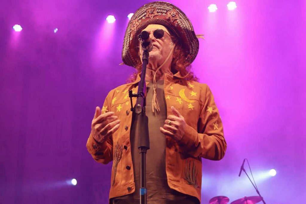 Alceu Valenca cantando em próprio Arraial no Rio de Janeiro