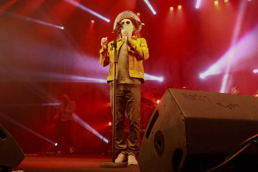 Alceu Valenca cantando em próprio Arraial no Rio de Janeiro