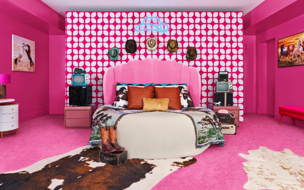 Quarto do Ken com o tema caubói é destaque na Casa da Barbie