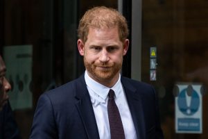 Harry diz que era ‘estupido e imaturo’, em Tribunal de Londres
