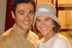 Olga (Priscila Fantin) e Soldado Peixoto (Ângelo Paes Leme) em Chocolate Com Pimenta