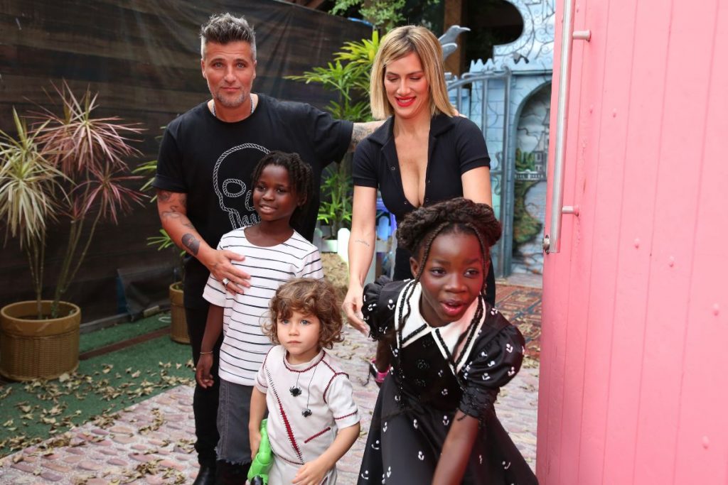 Titi, Bless, Zyan, Bruno Gagliasso e Giovanna Ewbank