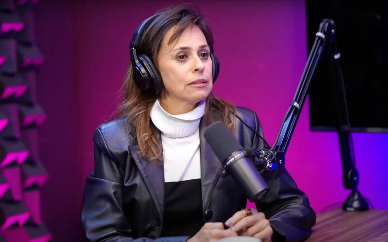 Daniela Escobar no podcast “Papagaio Falante”,