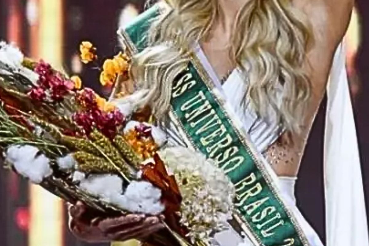 Detalhe da faixa do Miss Universo Brasil