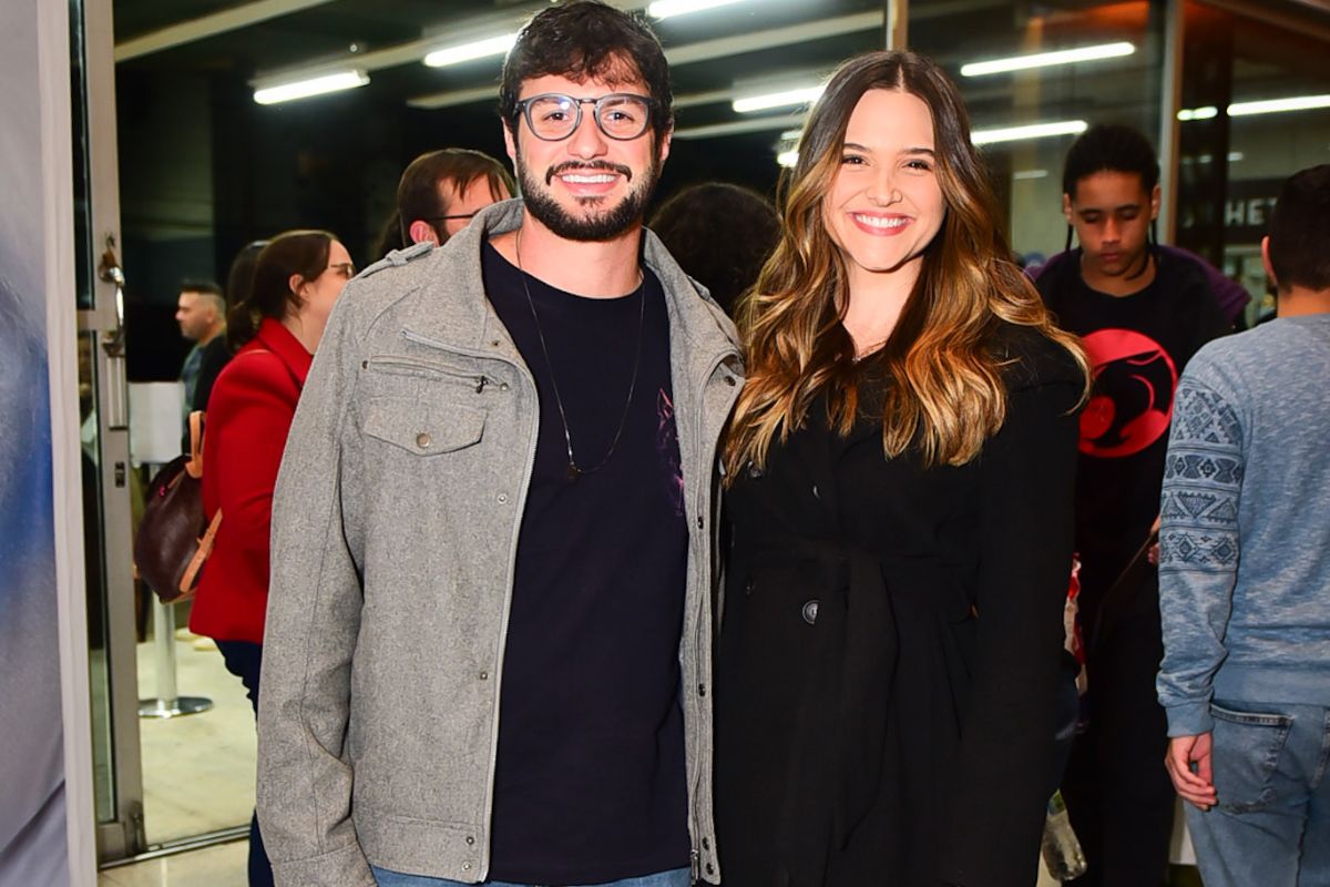 Juliana Paiva e o namorado Danilo Partezani