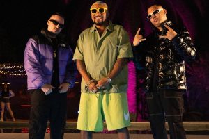 Naldo Benny, JC no Beat e É o Caveirinha no clipe de "Taca"