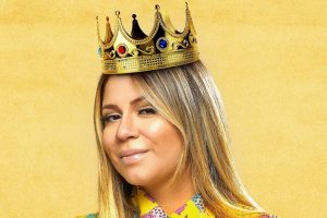 Marília Mendonça de coroa