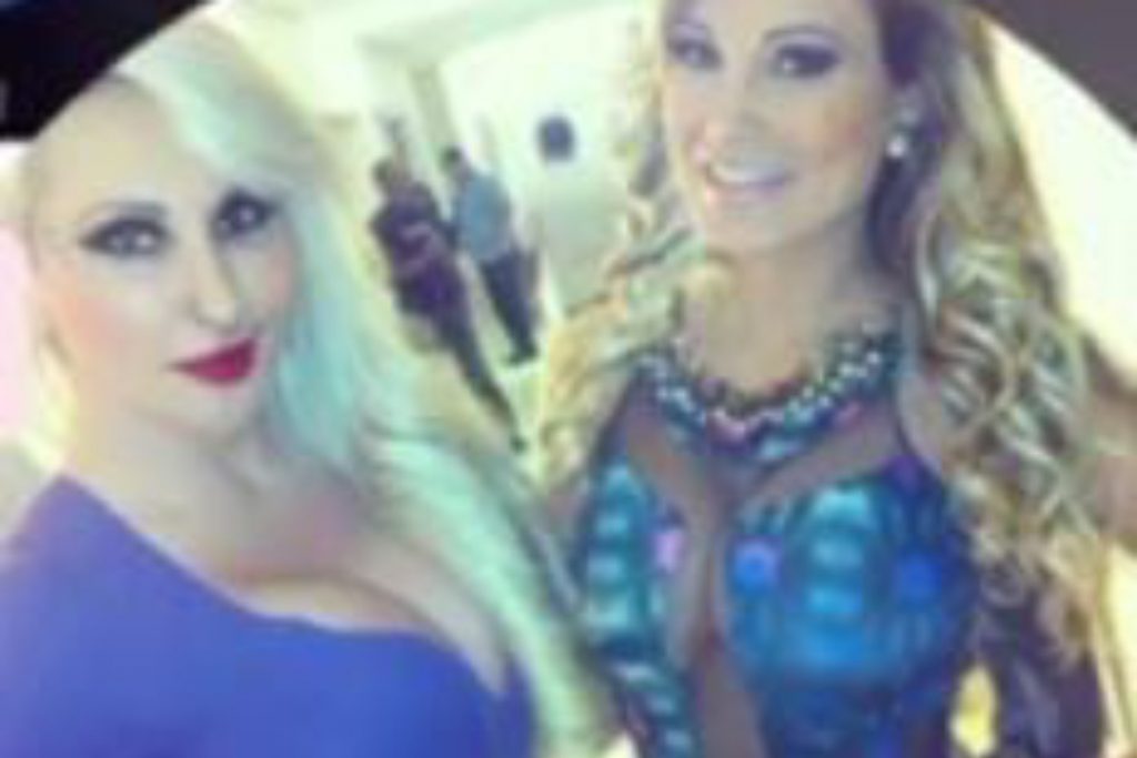 andressa urach e sabrina boinh boing posando juntas