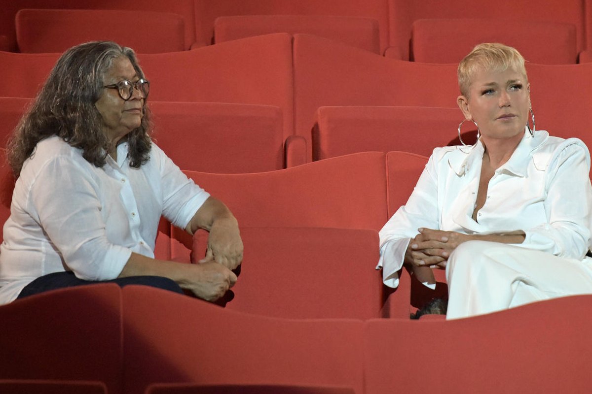 Xuxa e Marlene Mattos, sua ex-empresária, se reencontrando no quarto episódio de ‘Xuxa, O Documentário’