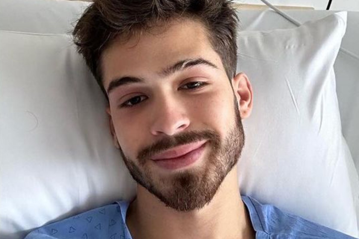 selfie de joão guilherme internado no hospital