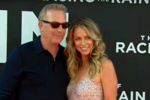 Kevin Costner, Christine Baumgartner, programa ExtraTV