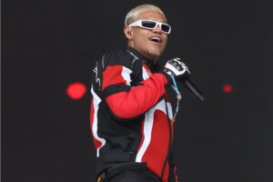 MC Cabelinho cantando no The Town