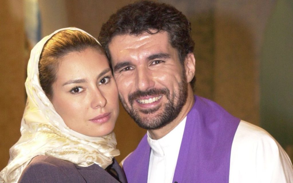Padre Pedro (Nicola Siri) e Estela (Lavínia Vlasak), de “Mulheres Apaixonadas”