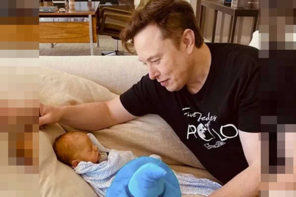 Elon Musk com o filho X, recém-nascido