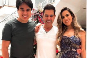 zezé di camargo posando com filhos igor e wanessa