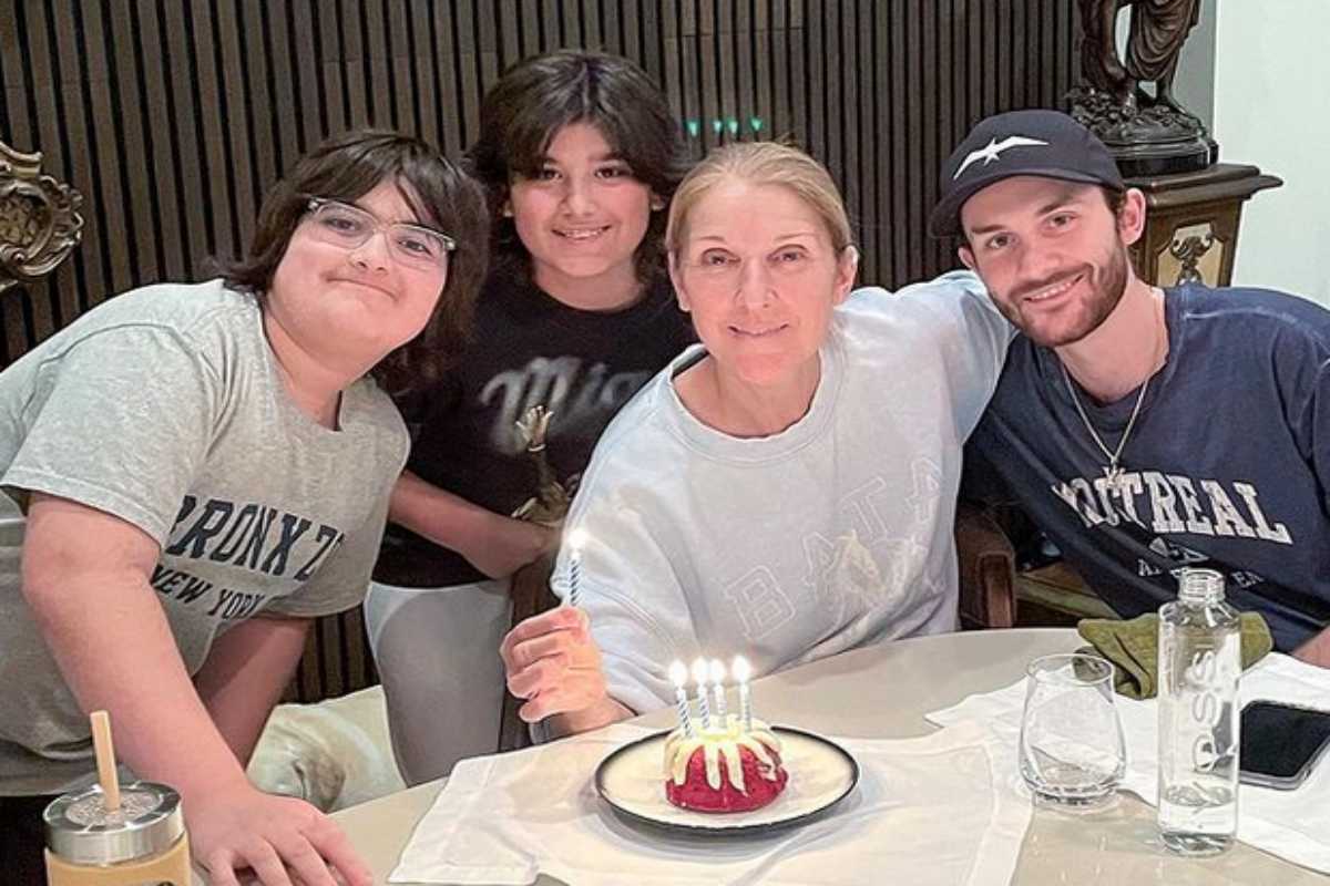 Celine Dion com os filhos no dia das mães de 2022