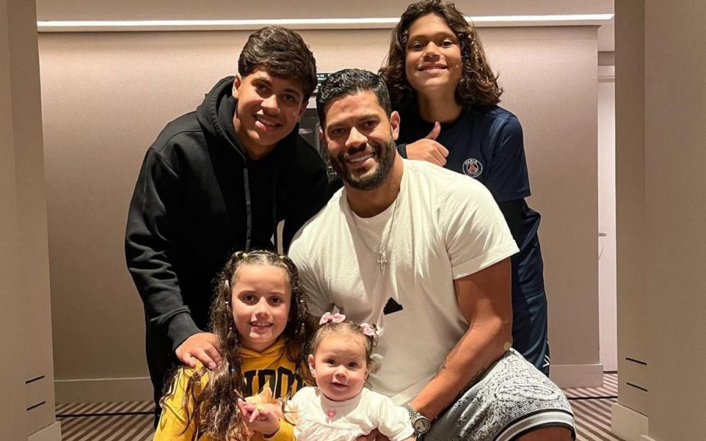 Hulk com os filhos Ian, Tiago, Alice e Zaya