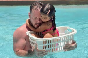 Thiago Nigro e a enteada Sophia Cardi