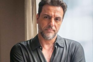 retrato de rodrigo lombardi em travessia