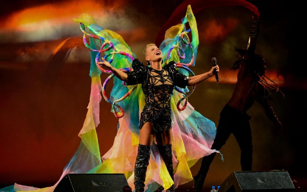 Xuxa no palco do Festival Universo Spanta, no Rio de Janeiro