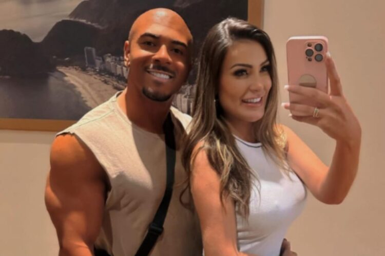 Andressa posa com Lucas Ferraz e mostra aliança de namoro