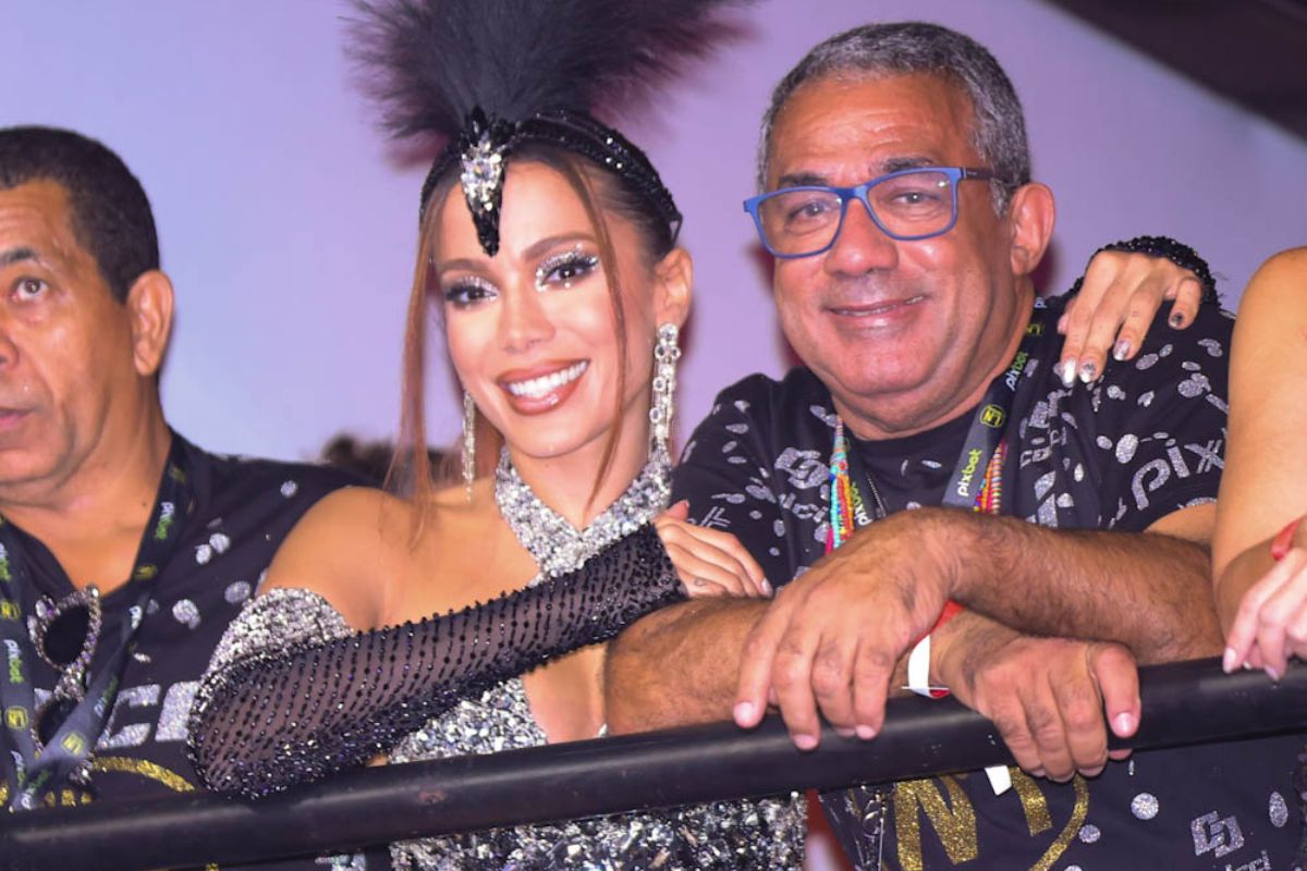 Anitta e o pai, Mauro Machado