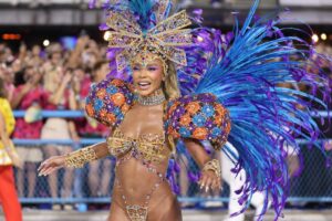 Brunna Gonçalves como destaque de chão da Beija Flor