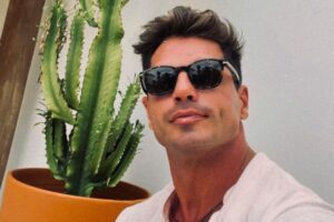 Fernando Fernandes de óculos escuros