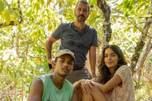 Mariana (Theresa Fonseca), João Pedro (Juan Paiva) e José Inocêncio (Marcos Palmeira) em Renascer