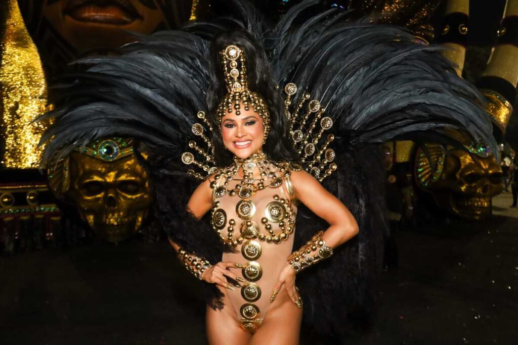 Mileide Mihaile desfilando pela Independente Tricolor no Carnaval de São Paulo