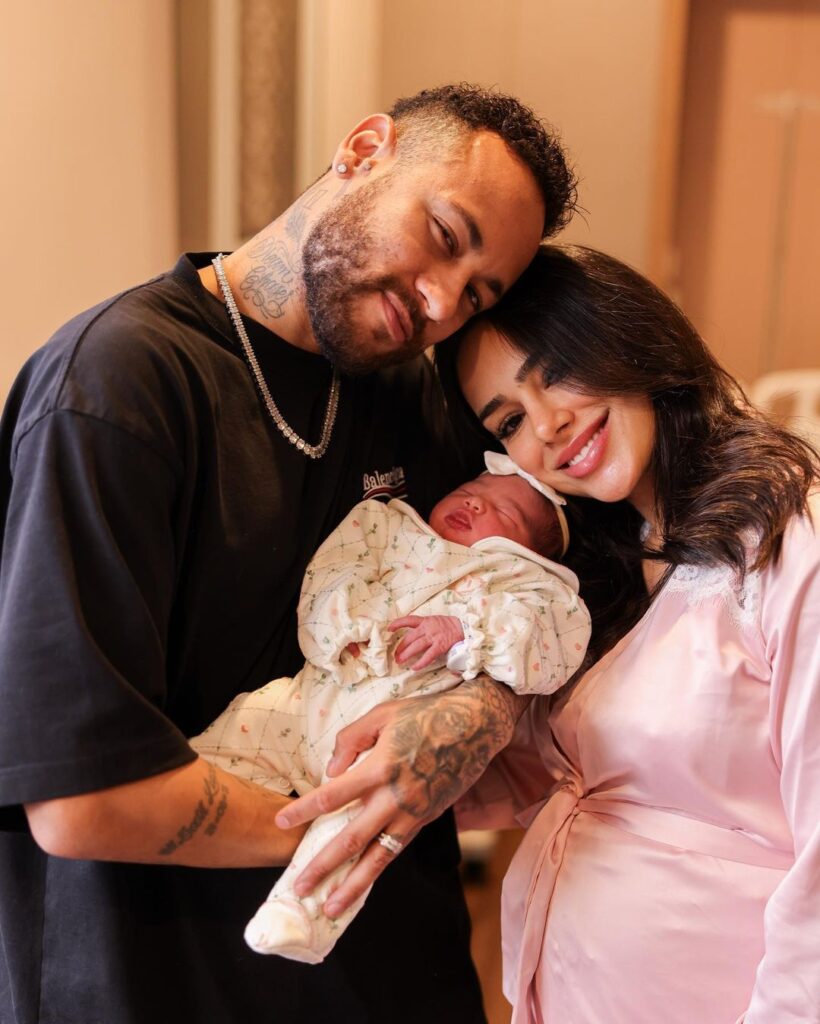 Neymar e Bruna Biancardi no nascimento de Mavie