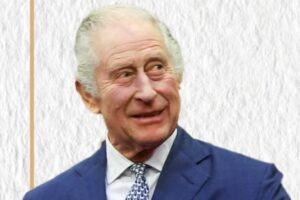 rei charles iii, diagnosticado com câncer, olhando para o lado