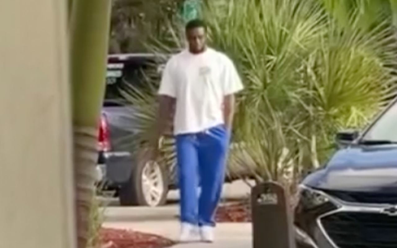 Sean 'Diddy' Combs reaparece após busca da polícia em suas mansões