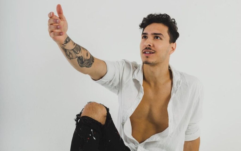 Denis Pinhoti, cantor que viveu um affair com Alane do BBB 24 ; Foto: Instagram