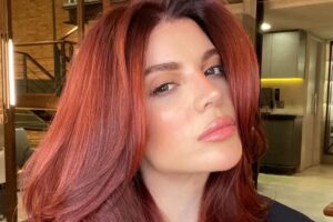 Gkay mostra corpão e músculos em nova foto