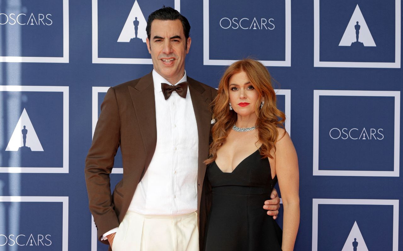 Sacha Baron Cohen e Isla Fisher anunciam divórcio após 14 anos de casamento – Foto: Grosby Group