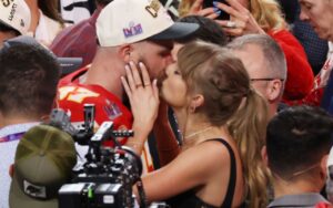 Travis Kelce e Taylor Swift - Foto: Grosby