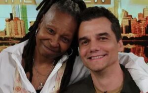 Whoopi Goldberg e Wagner Moura – Foto: Instagram