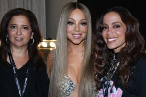 Anitta com sua tia e Mariah Carey