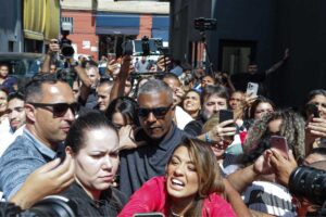 Beatriz recebida no Brás por multidão