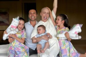 Fabiana Justus com os filhos e o marido