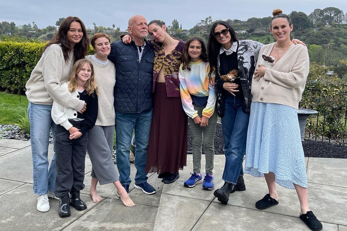 Bruce Willis e a família completa