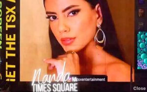 Fernanda Bande brilha na Times Square. Saiba quanto custa.
