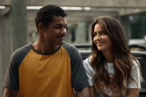 Sandra (Giullia Buscacio) e João Pedro (Juan Paiva) em Renascer